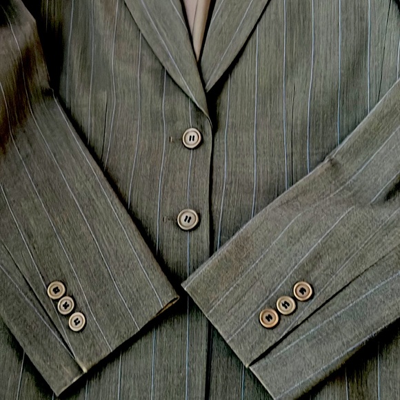 Tahari blue gray pinstriped business jacket size 8 - Picture 3 of 11